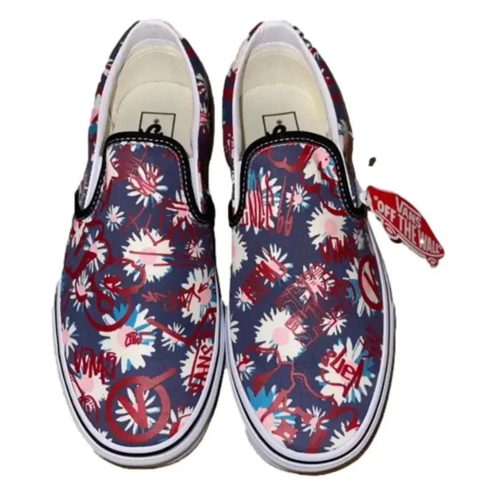 VANS Classic Slip On.
Vans Crew. Floral/Red‎
